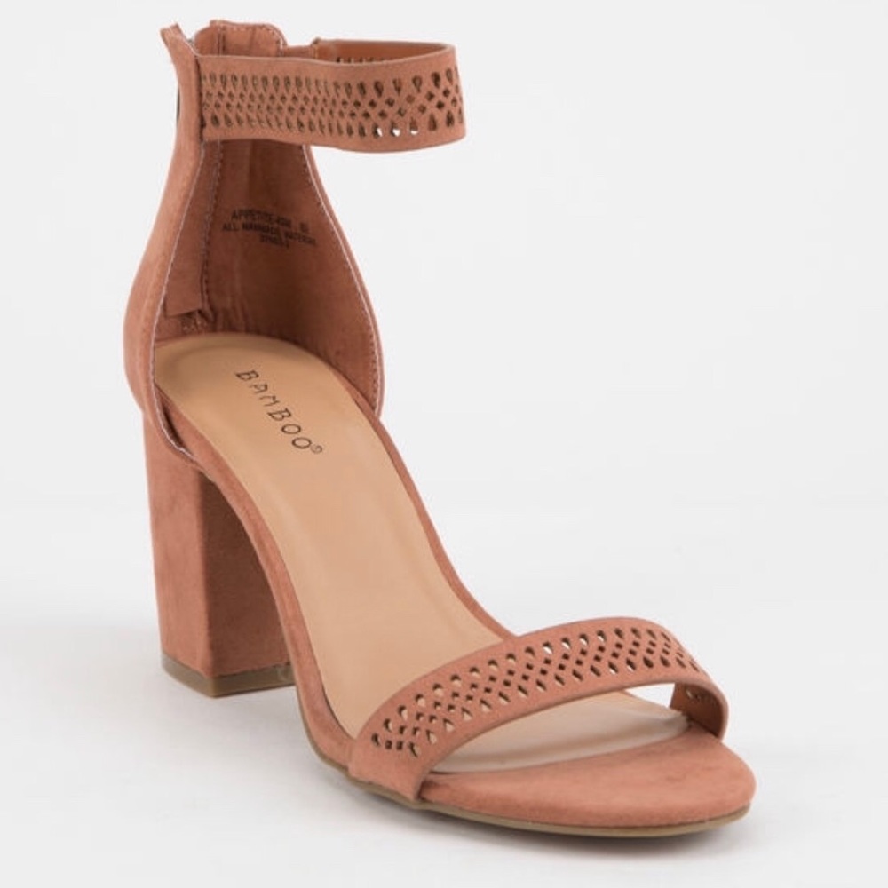 NWT Bamboo Mauve Heeled Sandals
